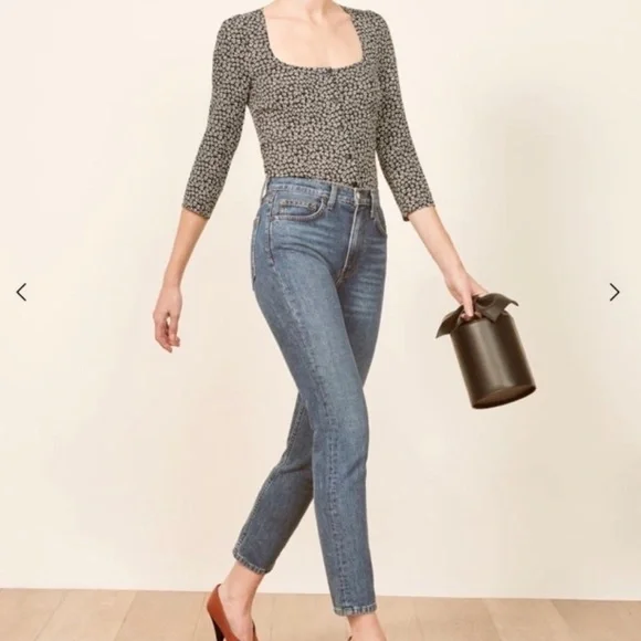 9. Reformation Jorja Top in Ansel - Picture 5 of 16